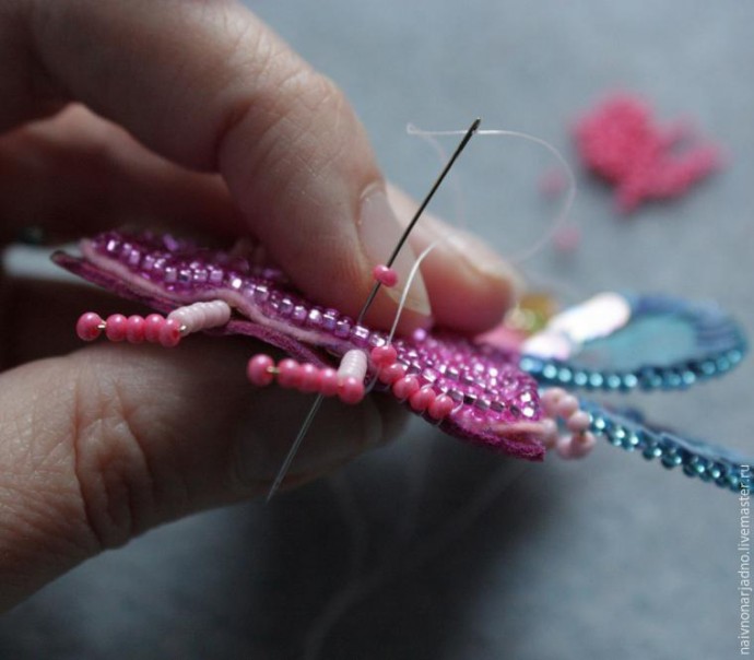 ​Вышиваем брошку "Свинка Пеппа": часть 5