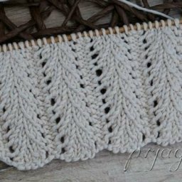 Тонкие перья:  узор спицами