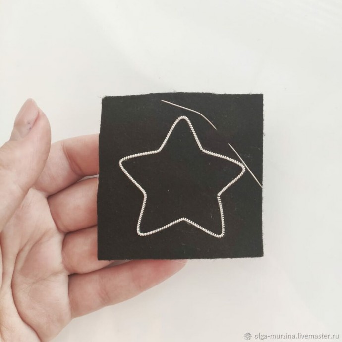 ​Делаем брошь из бисера звезду: часть 1