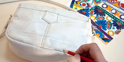 Роспись сумки акриловыми красками в стиле бохо