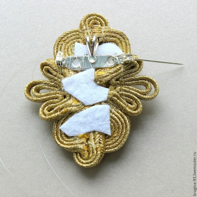 ​Создаем брошь из сутажа и кристаллов Swarovski: часть 2
