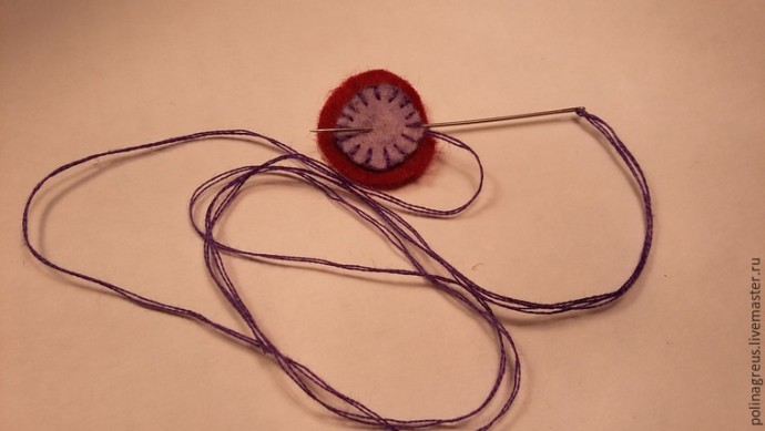 Этюд в малиновых тонах: фетровое колье