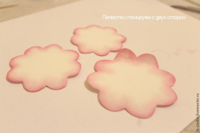 Изготовление гвоздики из пластичной замши: часть 1