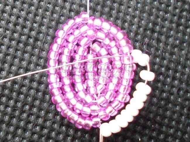 Гибискус из бисера Гибискус из бисера