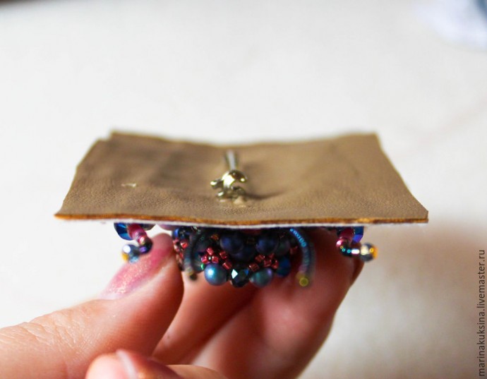 ​Создаем брошь жучка "Цветочник": часть 6