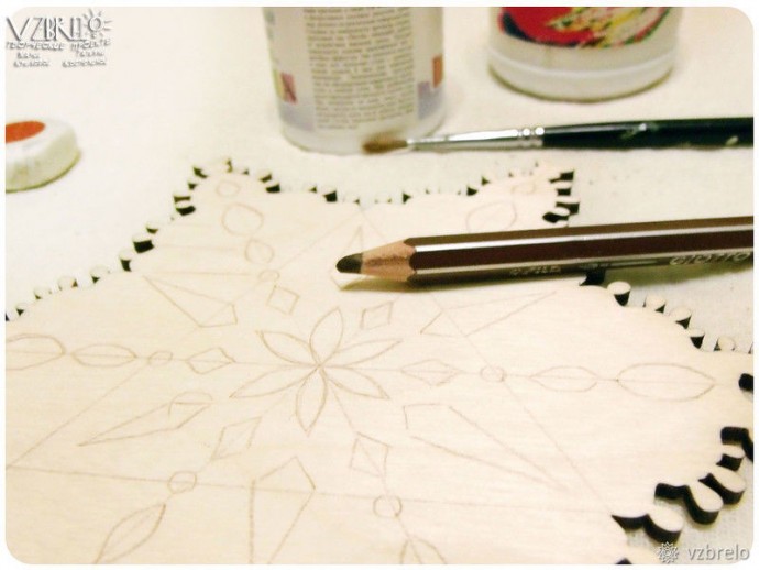 Декорируем подставку под чашку в технике выжигания