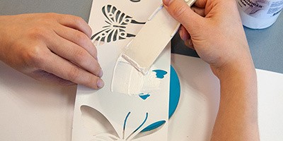 Декупаж через пленку: веселый горошек