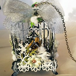 Декорируем интерьерную клетку с птичкой