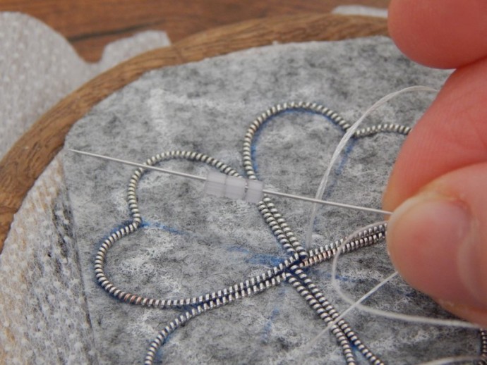 Создание броши "Клевер" из бисера: мастер-класс, часть 2