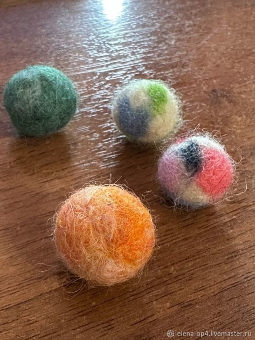 Бусины из шерсти &mdash; быстро и легко