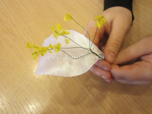 Цветок из ткани "Лилия": мастер-класс, часть 2 Цветок из ткани "Лилия": мастер-класс, часть 2