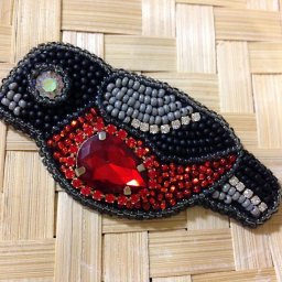 Брошь из бисера "Снегирь"