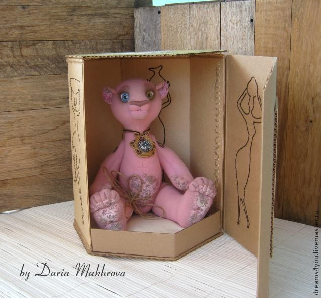 Шестигранная коробка с этническим декором