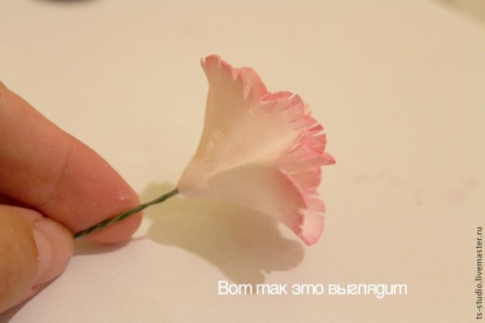 ​Изготовление гвоздики из пластичной замши: часть 2