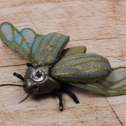 Создаем майского жука