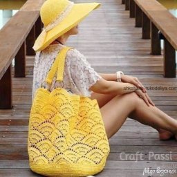 ​Вяжем сумочки с весенним настроением