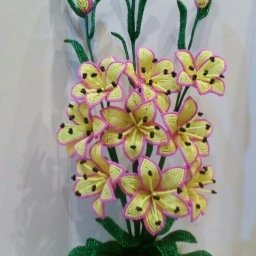 Букет лилий из бисера