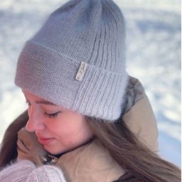 ​Красивая теплая шапочка