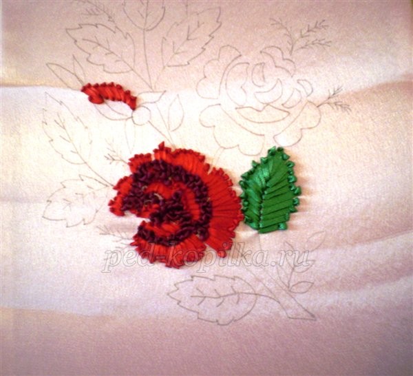 ​Вышивка лентами и стеклярусом: мастер-класс, часть 2