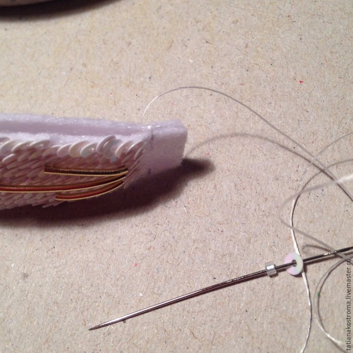 Создаем универсальное праздничное украшение: часть 2