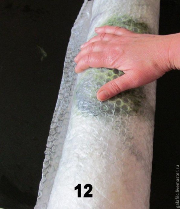 ​Валяное колье или шарф с цветами: часть 2