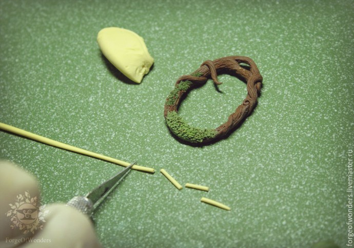 Кулон в эко-стиле с лесными грибочками из полимерной глины Кулон в эко-стиле с лесными грибочками из полимерной глины