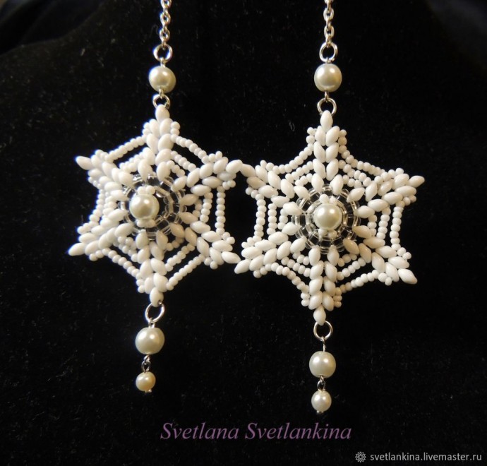 Зимний вальс из бисера и твина Зимний вальс из бисера и твина