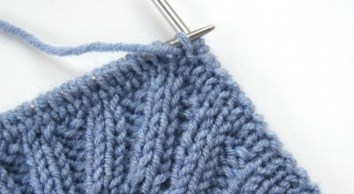 Имитация пришивной горловины: просто и красиво