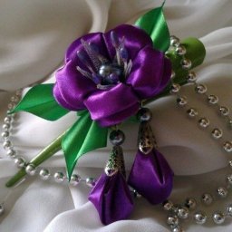 Создаем брошь из атласных лент