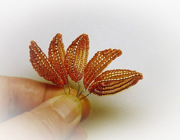 Роза из бисера: мастер-класс​