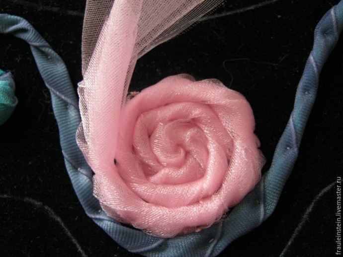 Вышиваем колье "Розовое утро": часть 1