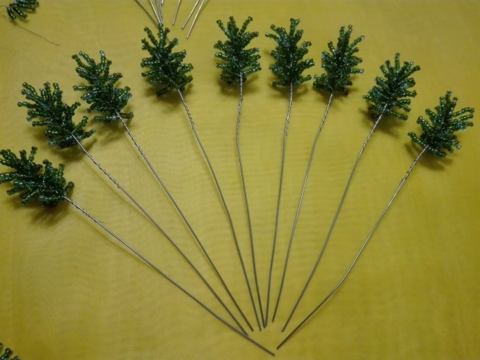 ​Ёлочка из бисера и рубки