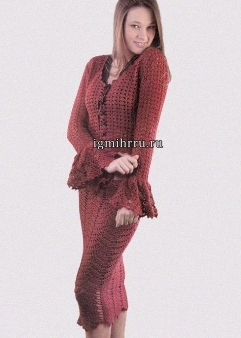 ​Бордовый костюм