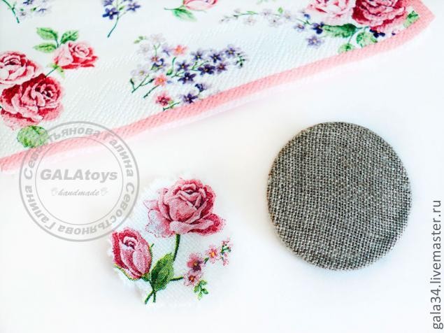 ​Броши из натурального льна и кружева, с элементами декупажа