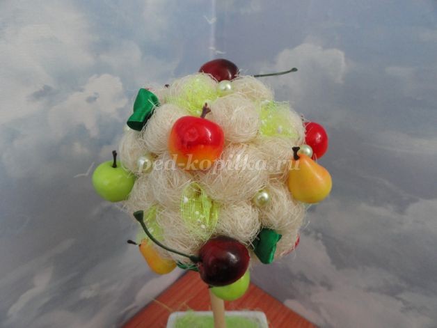 ​Фруктовый топиарий из сизаля: часть 2