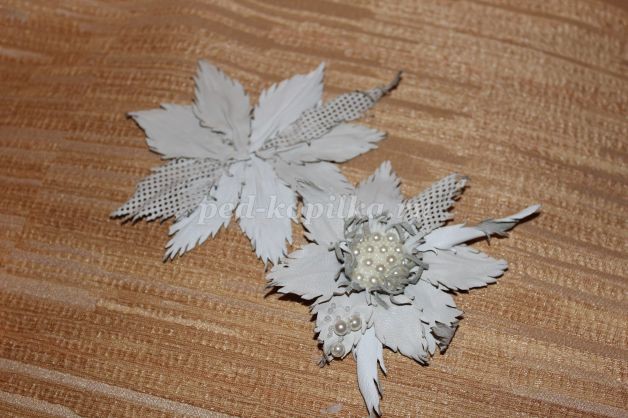 Брошь из обрезков натуральной кожи: мастер-класс, часть 4