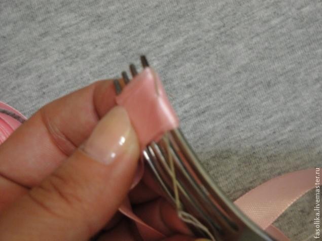 Розочка из атласной ленты за 1 минуту: часть 1 Розочка из атласной ленты за 1 минуту: часть 1