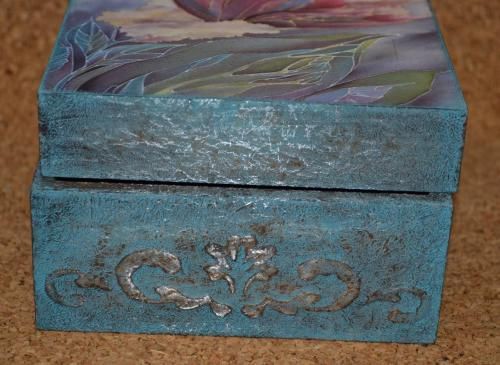 Шкатулка в технике декупаж с применением фольги: часть 3