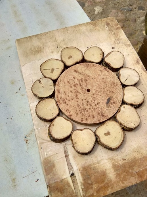 ​Делаем оригинальные деревянные часы из спилов: часть 2