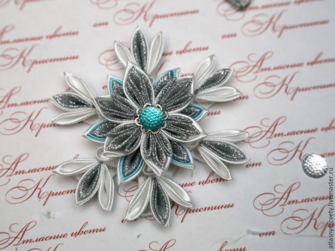 Делаем снежинку из атласной ленты в технике канзаши: часть 2