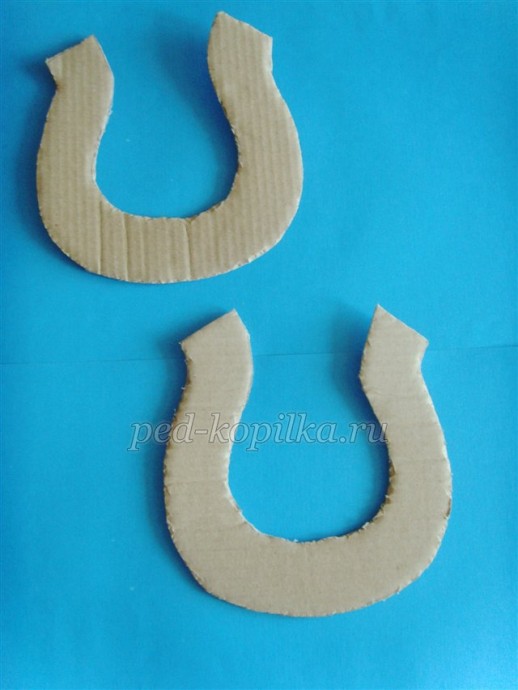 Подкова из кофейных зерен своими руками: часть 1