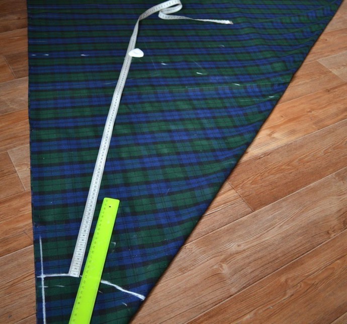 Выкраиваем юбку-полусолнце прямо на ткани