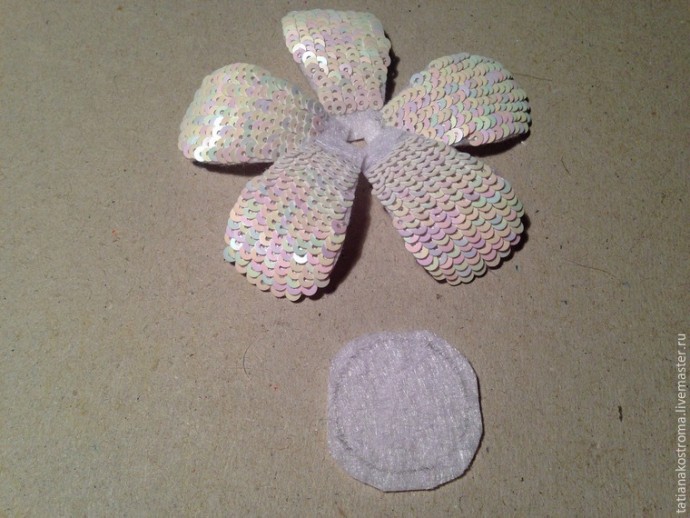 Создаем универсальное праздничное украшение: часть 2