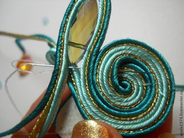 ​Мастер-класс по созданию сутажного кулона "Весенний букетик": часть 2