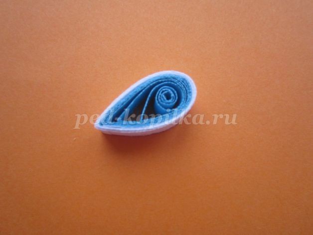 ​Новогодняя открытка в технике квиллинга: часть 1