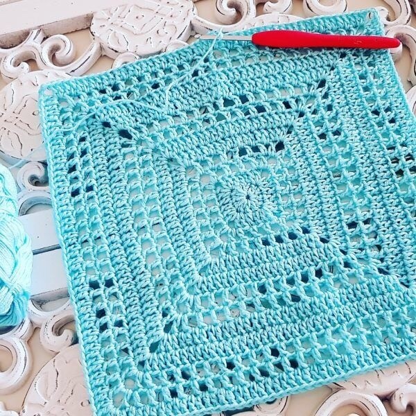 Вязаный кардиган для девочки