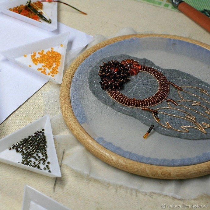 Вышиваем брошь "Ловец снов"