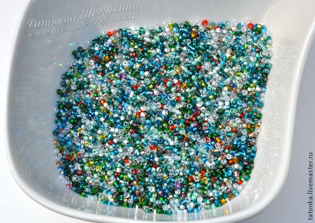 Колье с бисерным каскадом Колье с бисерным каскадом