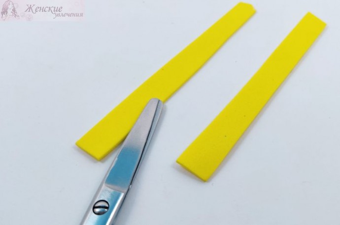 Очаровательные маленькие розочки из обрезков фоамирана для декора и аксессуаров Очаровательные маленькие розочки из обрезков фоамирана для декора и аксессуаров