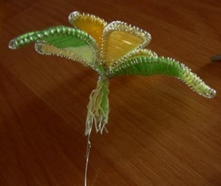 ​Цветок из проволоки и ниток мулине в технике ганутель: часть 3